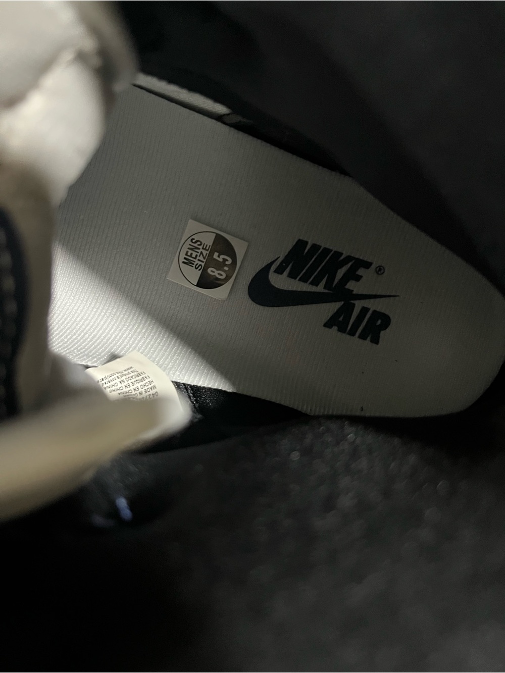 Nike Air Jordan 1 Retro High OG "Midnight Navy" - Picture 7 of 8